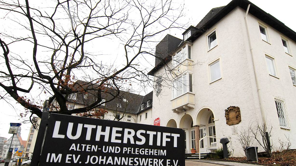 Das ehemalige Altenheim an der Kreuzstraße steht seit dem Sommer leer. | © SANDRA SANCHEZ