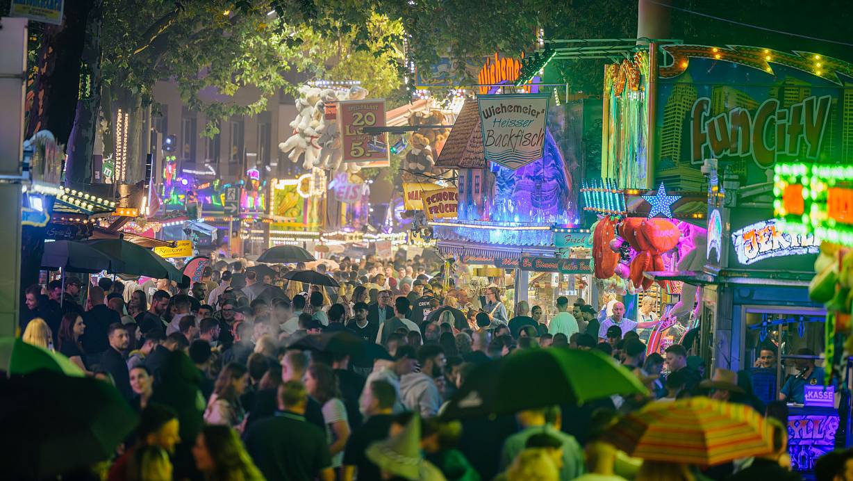Der 71-Jährige stürzte am Samstagabend beim Libori-Auftakt in der Paderborner Innenstadt. Am Sonntag starb er an den Folgen seiner Verletzungen. | © Besim Mazhiqi
