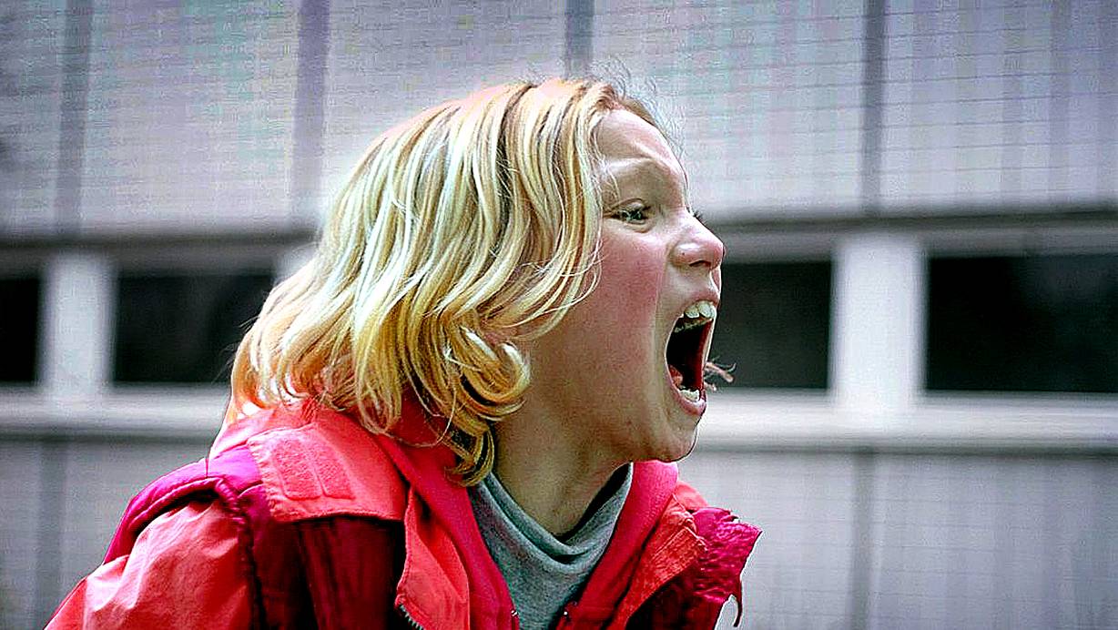 In dem Filmdrama „Systemsprenger“ verkörpert Helena Zengel, bei den Dreharbeiten neun Jahre alt, das Mädchen „Benni“, das einen Leidensweg zwischen Heimaufenthalten und erfolglosen Anti-Aggressions-Trainings durchläuft. | © Port au Prince Home