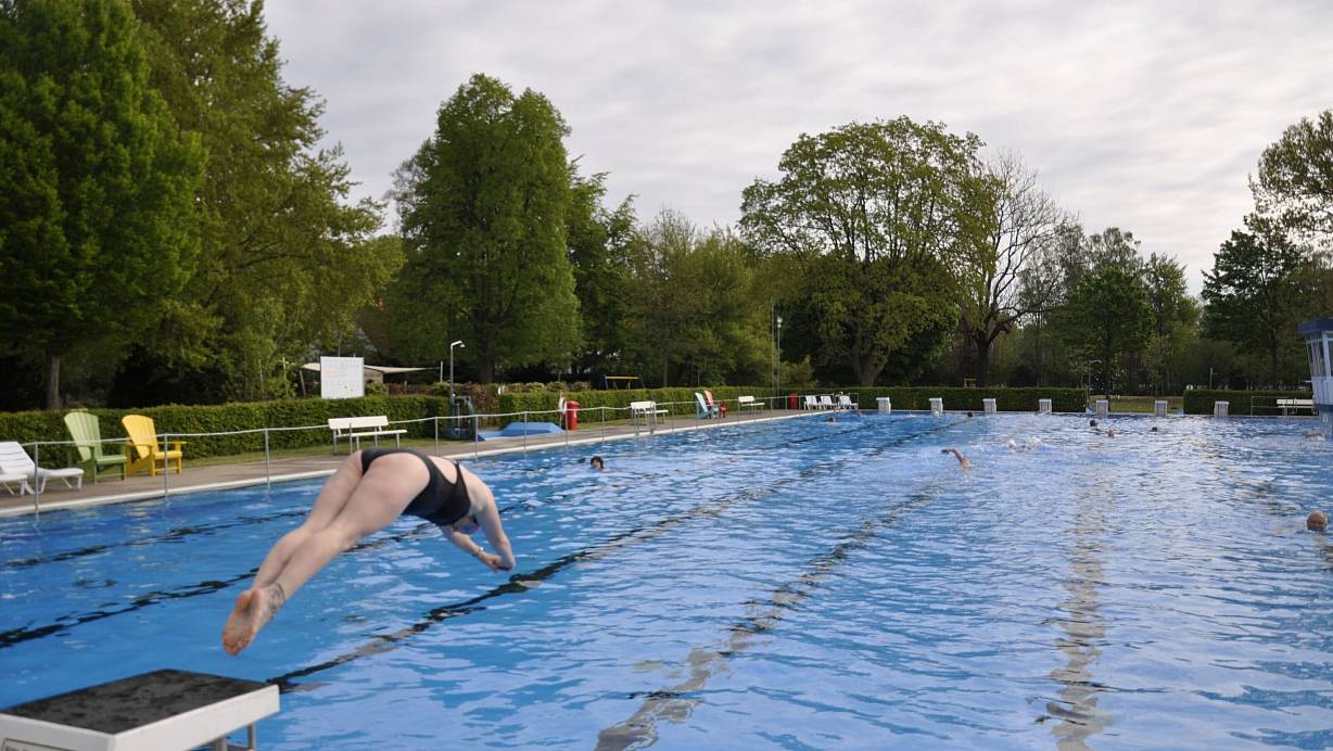 Das Freibad in Rheda-Wiedenbrück soll am Samstag nach kurzzeitiger Schließung wieder öffnen. | © Rainer Stephan