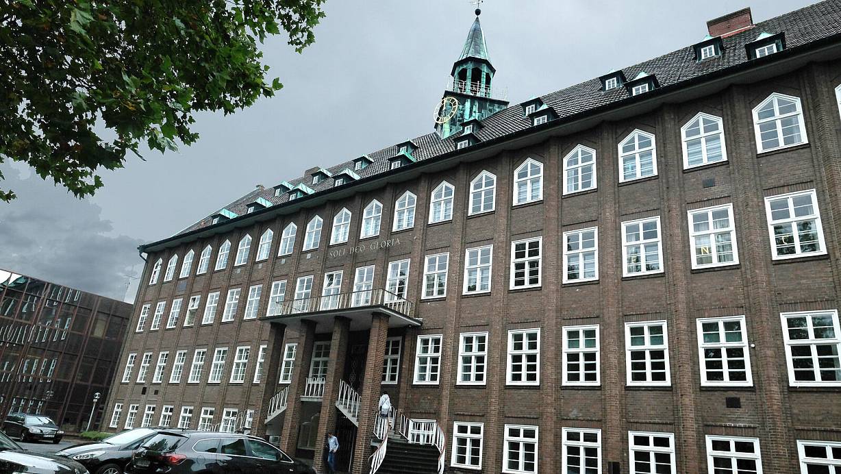 Das ESG, hier der älteste Gebäude aus dem Jahr 1928 mit dem Dachreiter, wird für voraussichtlich 46 Millionen Euro saniert und erweitert. | © Andreas Frücht