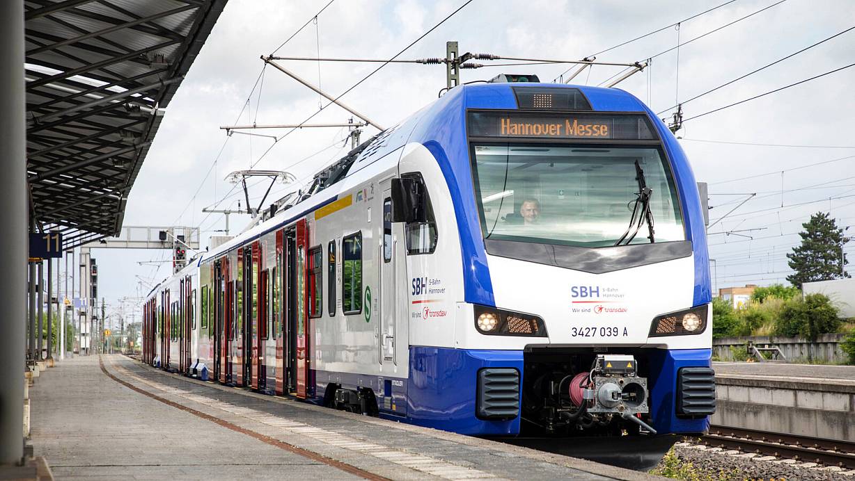 Die neuen Züge haben eine auffällige Lackierung. | © Transdev/Oliver Berner