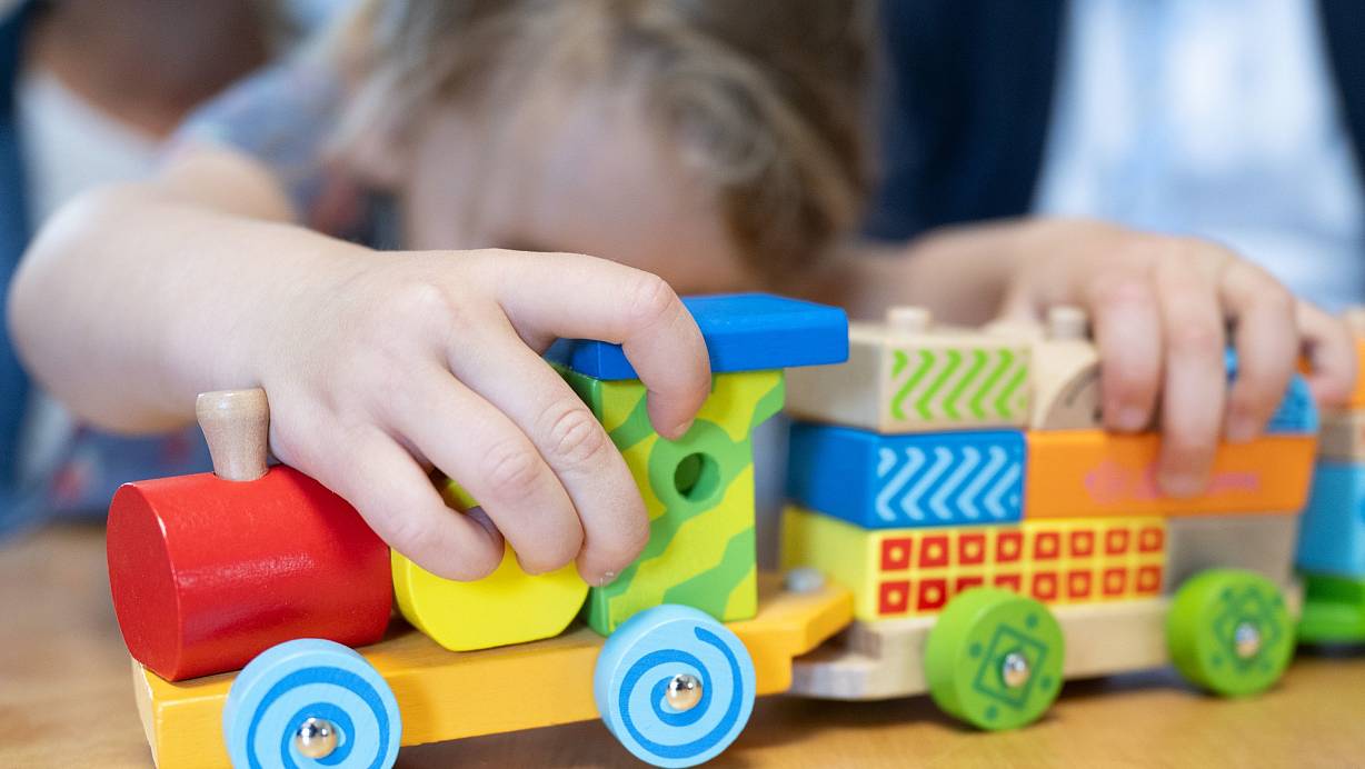 Die qualitative Arbeit sei nicht länger gesichert, schreiben die Träger. „Aber nicht nur die Bildungschancen der betreuten Kinder leiden unter den aktuellen Problemen.“ | © Sebastian Kahnert