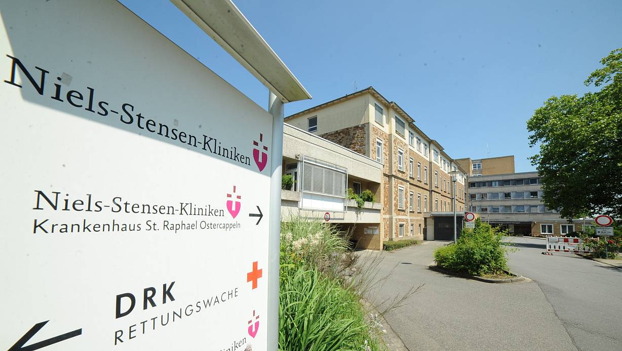 Die Niels-Stensen-Kliniken schließen das Krankenhaus St. Raphael in Ostercappeln. Zum August 2025 ist hier Schluss mit dem Betrieb. Auch zahlreiche Menschen aus Stemwede suchten die Klinik bislang auf. | © Joern Spreen-Ledebur