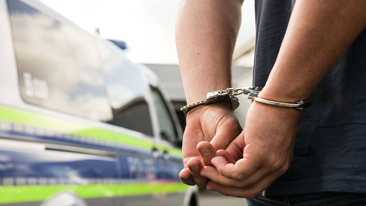 Was Passiert Wenn Man Per Haftbefehl Gesucht Wird „Ich werde per Haftbefehl gesucht“: Mann aus Espelkamp stellt sich