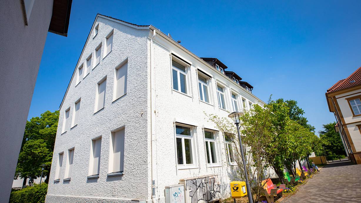 Die Tieplatzschule in Heepen soll zur XXL-Kita werden - aber wohl erst 2025. Zuvor sollen dort Flüchtlinge und weitere Obdachlose untergebracht werden. | © Mike-Dennis Mller / www.mdm.photo