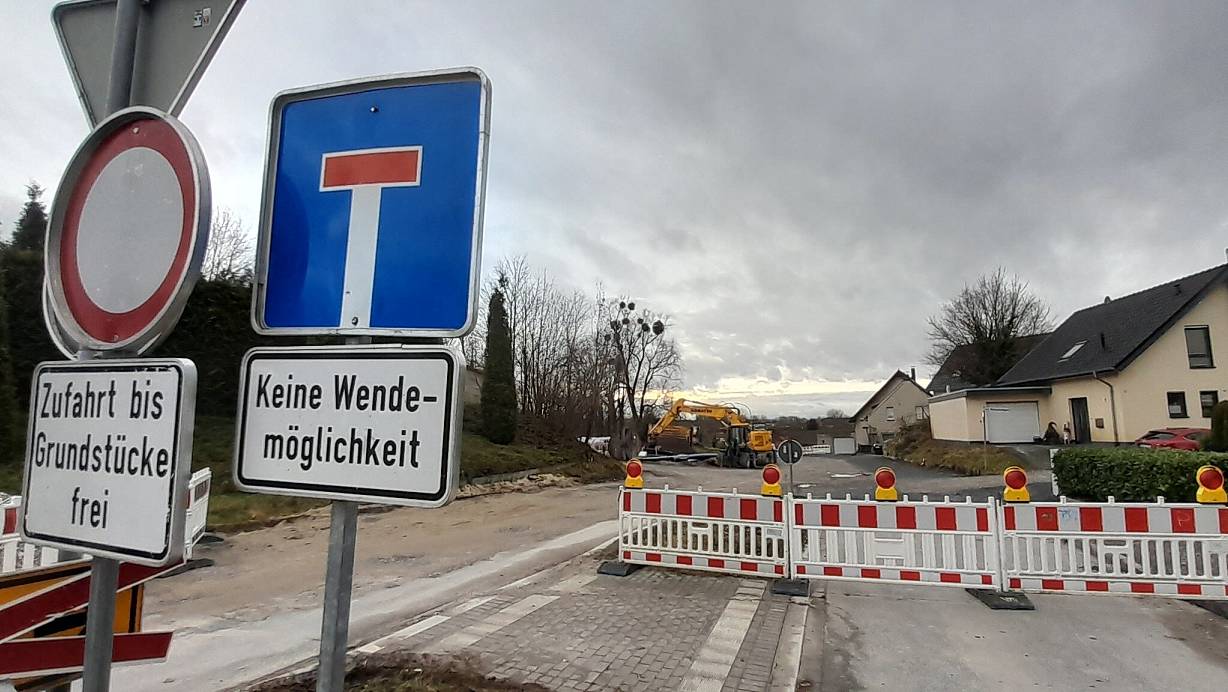 Die Arbeiten zur Sanierung der Ortsdurchfahrt sollen noch einige Wochen andauern. (Archivbild) | © Uwe Müller