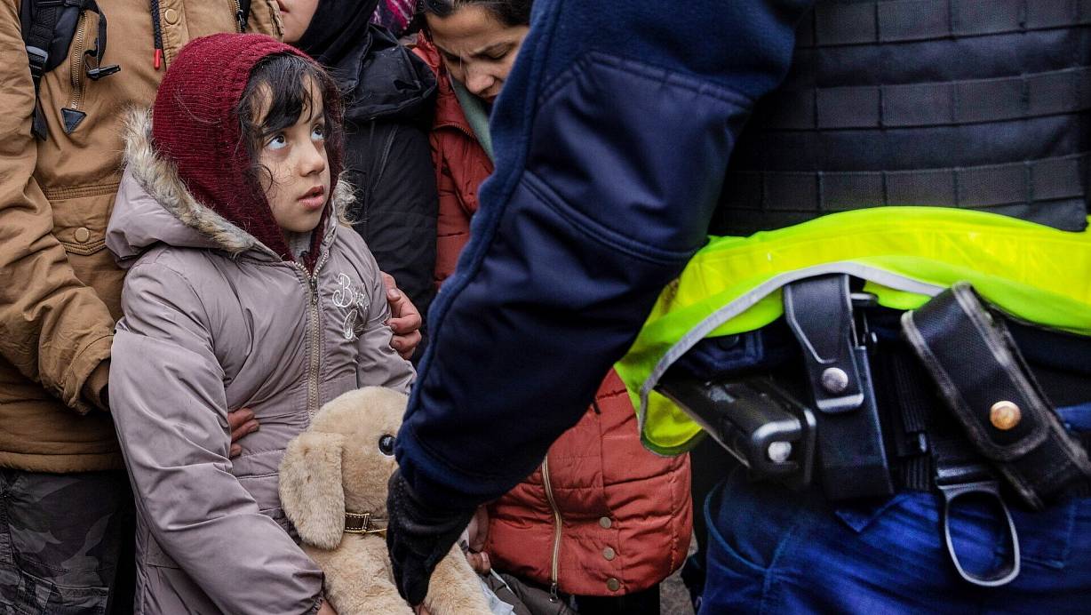 Geflüchtet aus der Ukraine, in Deutschland nun im Kita- und Schulwesen: Kinder wie dieses sind es, die für Nürnberger "Chance und Herausforderung" sind. | © epd-bild / Frank Schultze/Zeitenspiegel
