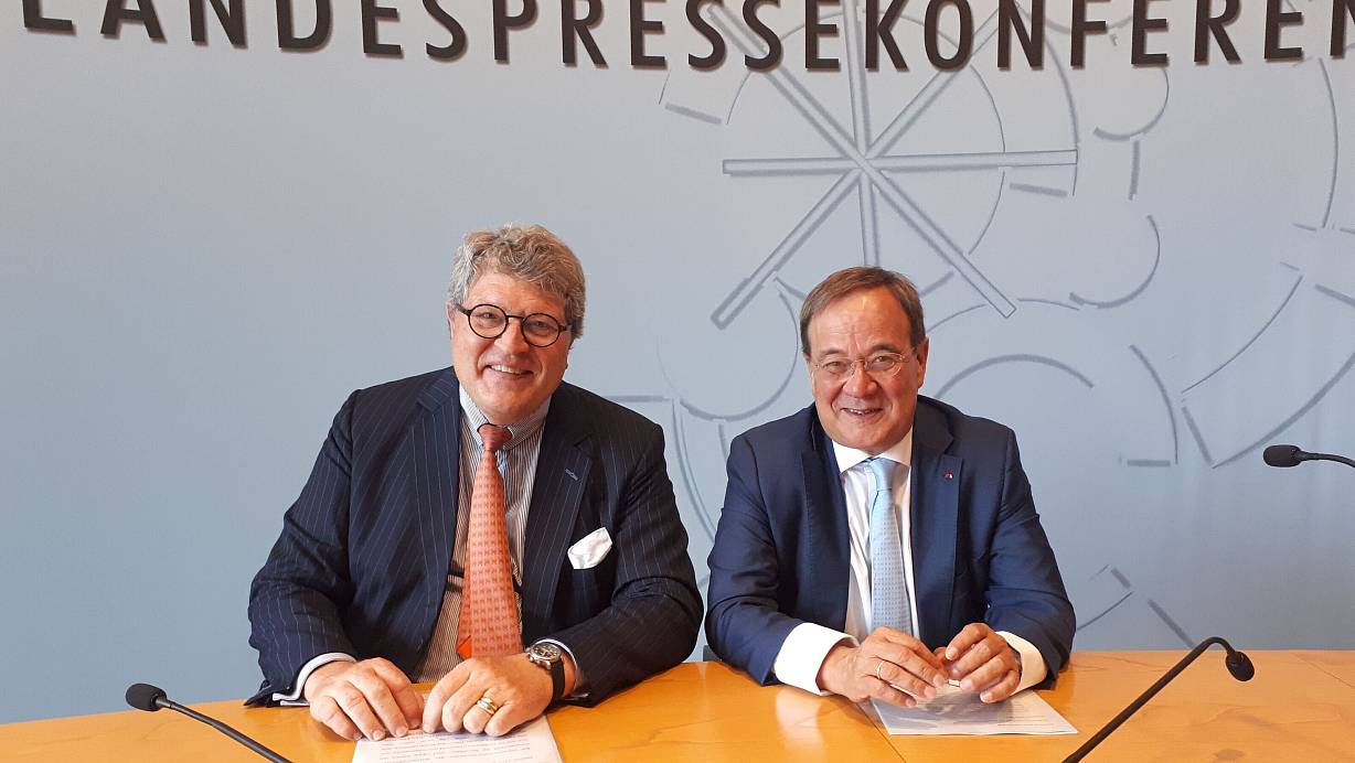 Laden zur Friedenskonferenz nach Münster: Miele-Chef Reinhard Zinkann (l.) und Ex-Ministerpräsident Armin Laschet. | © Ingo Kalischek