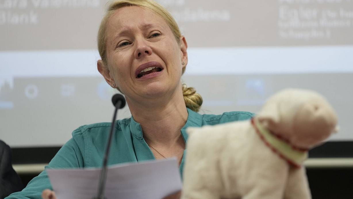 Anne Maja Reiniger-Egler aus Deutschland spricht über ihre vermisste 10-jährige Tochter. | © Jorge Saenz