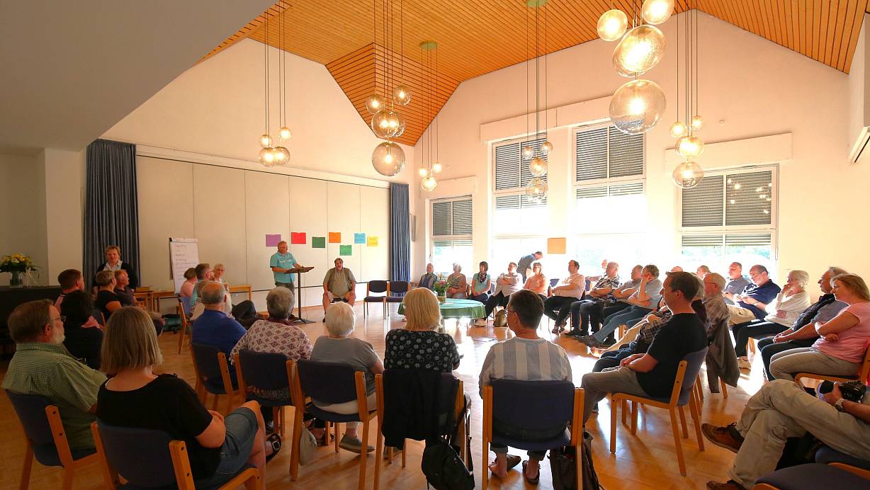 Im Gemeindehaus wurde angeregt über seine Zukunft debattiert. Zu einem dritten Termin am 27. Mai um 19 Uhr sind erneut alle Interessierten eingeladen. | © Ilka Gülker