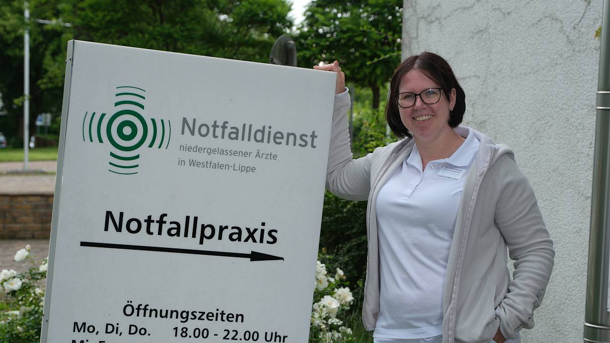 Arzthelferin Maren Bohnenkamp hält die Stellung in der Notfallpraxis der Kassenärzte am Krankenhaus Bad Oeynhausen. | © Ulf Hanke