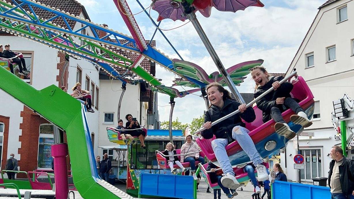 Der Kleesamenmarkt in Harsewinkel im Kreis Gütersloh startet schon am 14. April. Bürgermeisterin Sabine Amsbeck-Dopheide erhält deshalb plötzlich etliche Nachfragen. | © Burkhard Hoeltzenbein