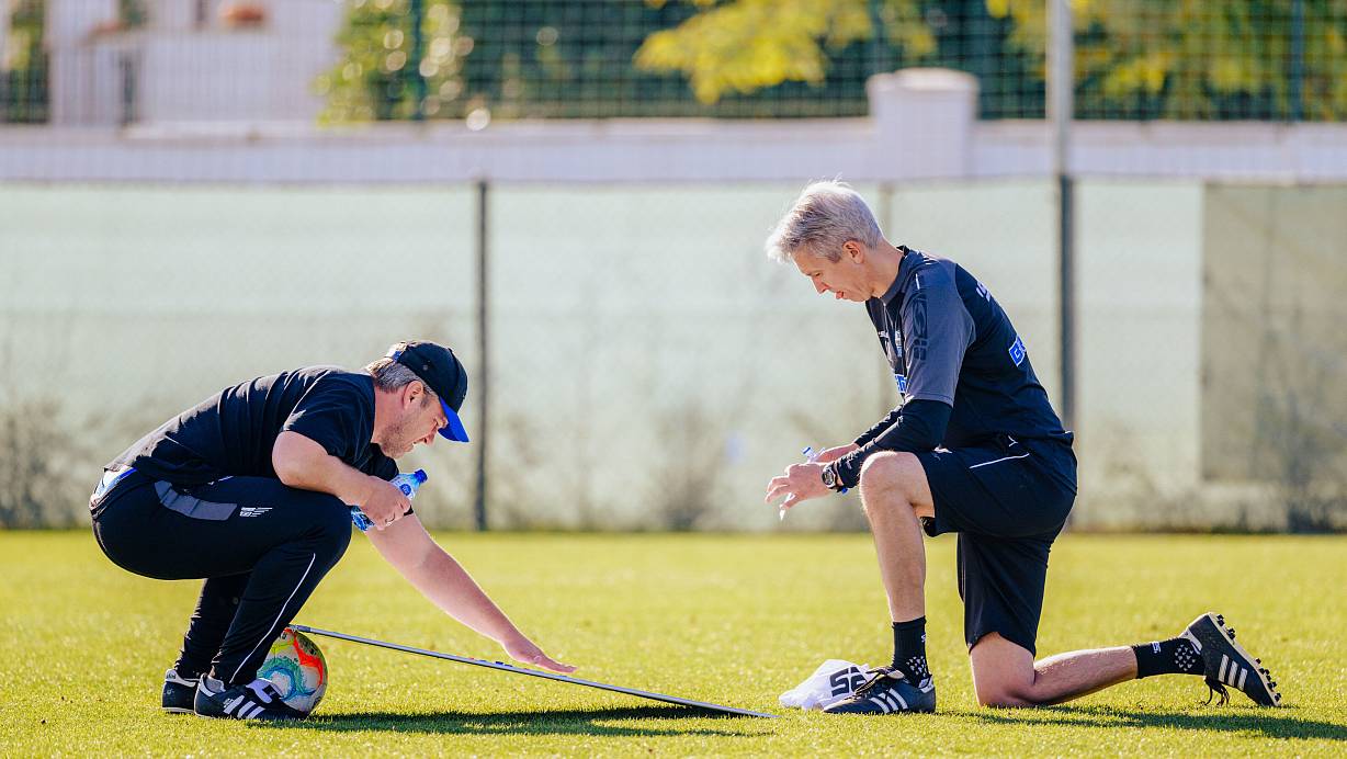 Chefcoach Lukas Kwasniok (l.) und Co-Trainer Frank Kaspari werden im Trainingslager in Österreich in den nächsten Tagen auch wieder an der Taktik tüfteln. | © Besim Mazhiqi
