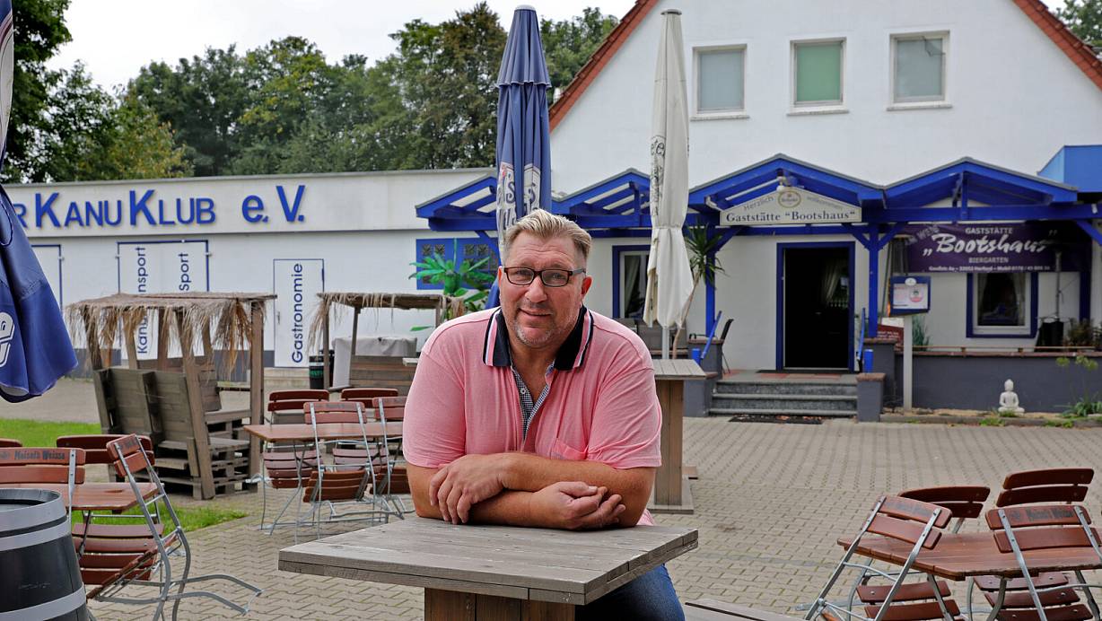 Mark Weiß gibt die Gaststätte Bootshaus an der Werre auf. Der Gastronomie bleibt er aber treu. | © Frank-Michael Kiel-Steinkamp