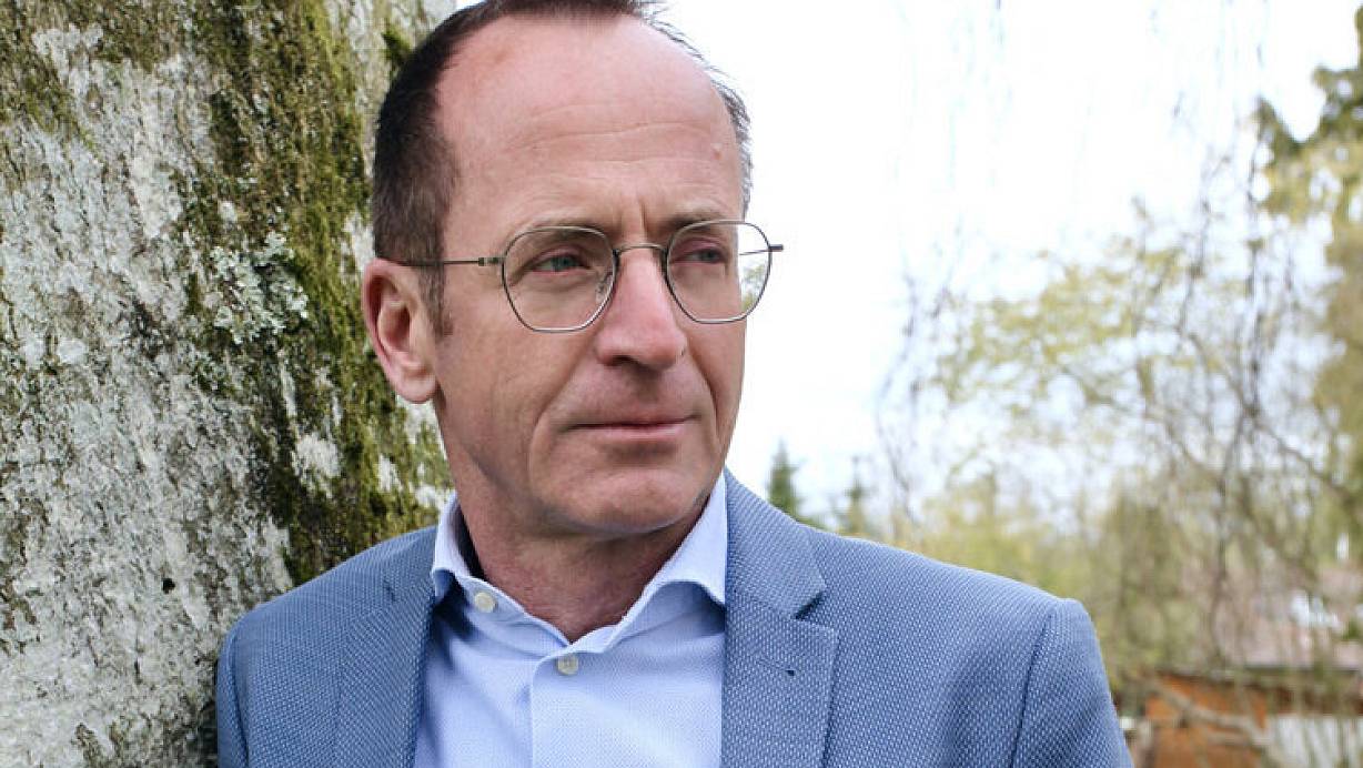 Jörg Karenfort hat 2013 die Diagnose Parkinson erhalten. Seit 2019 kämpft er mit seiner Stiftung Yuvedo Foundation für eine Heilung der Krankheit. | © Privat