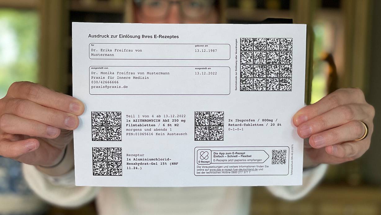 So sieht das E-Rezept vorn Arzt zukünftig aus - wenn es nicht digital übermittelt, sondern ausgedruckt wird. | © Apothekerkammer