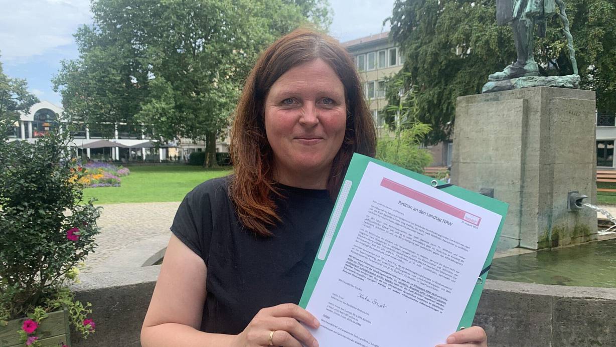 Seit 2017 kämpft Katrin Ernst für die Bielefelder Realschulen, die von der Stadt stiefmütterlich behandelt würden. Jetzt wendet sie sich mit einer Petition an den Landtag. | © Ivonne Michel