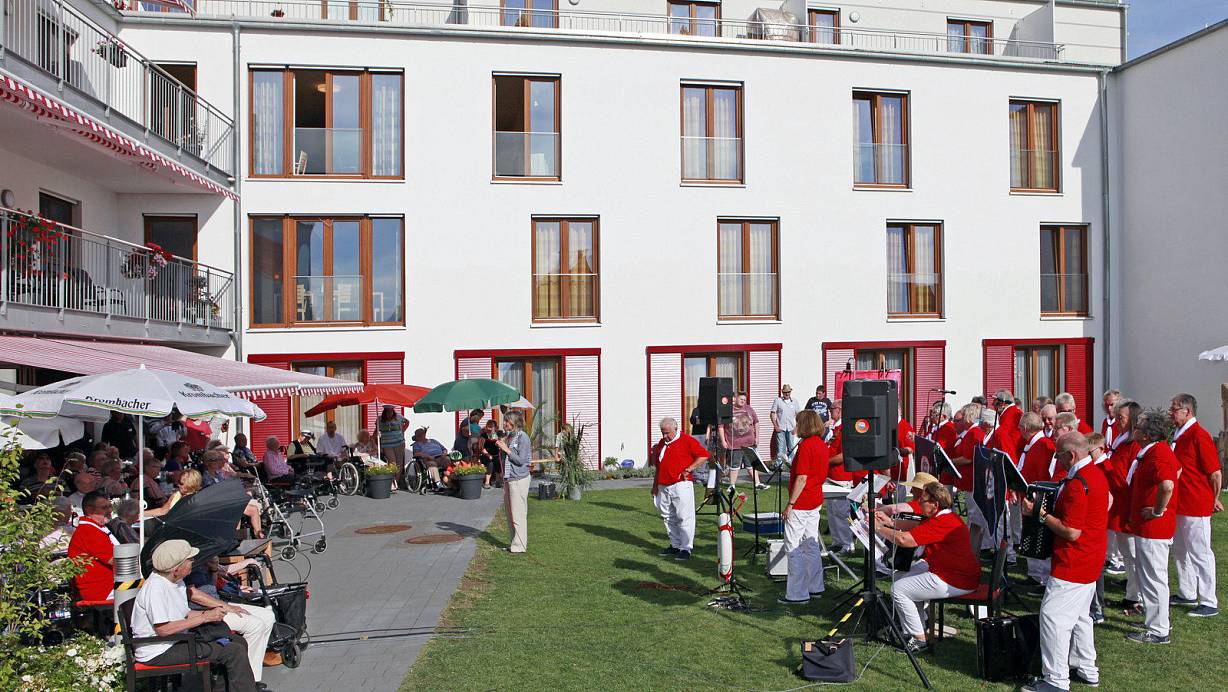 Ein Bild aus besseren Tagen: Jetzt ist das Seniorenheim Breipohls Hof wegen mehrerer Covid-19-Fälle komplett geschlossen. | © NW