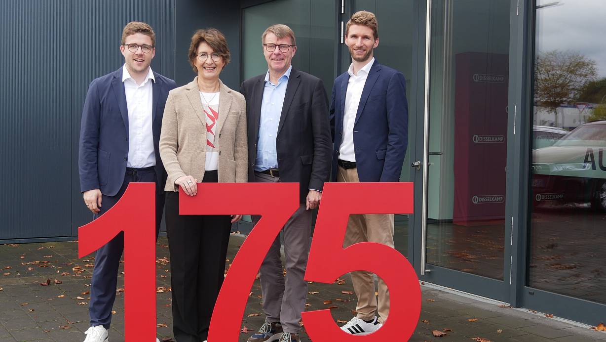 Leiten in sechster und siebter Generation das Familienunternehmen: Roman (v. l.), Christine, Claus und Jan-Philipp Disselkamp. | © Jemima Wittig