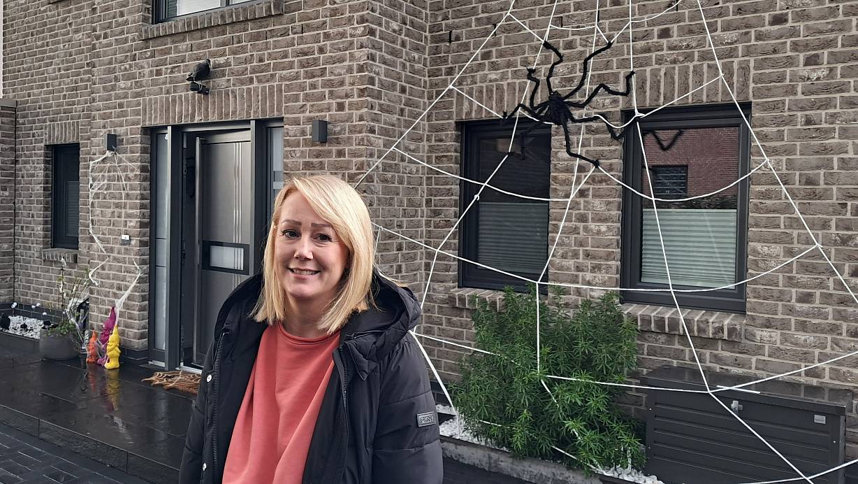 Britta Fiedler hat die Hoffnung noch nicht aufgegeben, dass ihr Deko-Kamerad noch zu der Familie zurückkehrt. | © Anastasia von Fugler