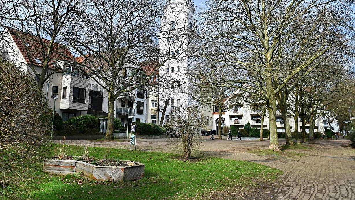 "Grün, offen und mittendrin", so versteht sich das Ostmannturmviertel. Doch Alkohol- und Drogenabhängige werden im Quartier zu einem immer größeren Problem. | © Barbara Franke