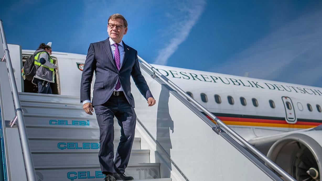 Außenminister Johann Wadephul wollte in den kommenden Tagen China besuchen. Daraus wird nun vorerst nichts. (Archivbild) | © Michael Kappeler/dpa