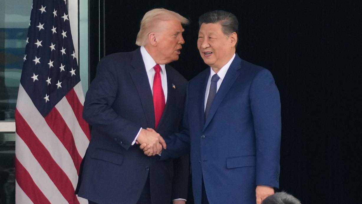 Trump und Xi haben sich getroffen. | © Mark Schiefelbein/AP/dpa