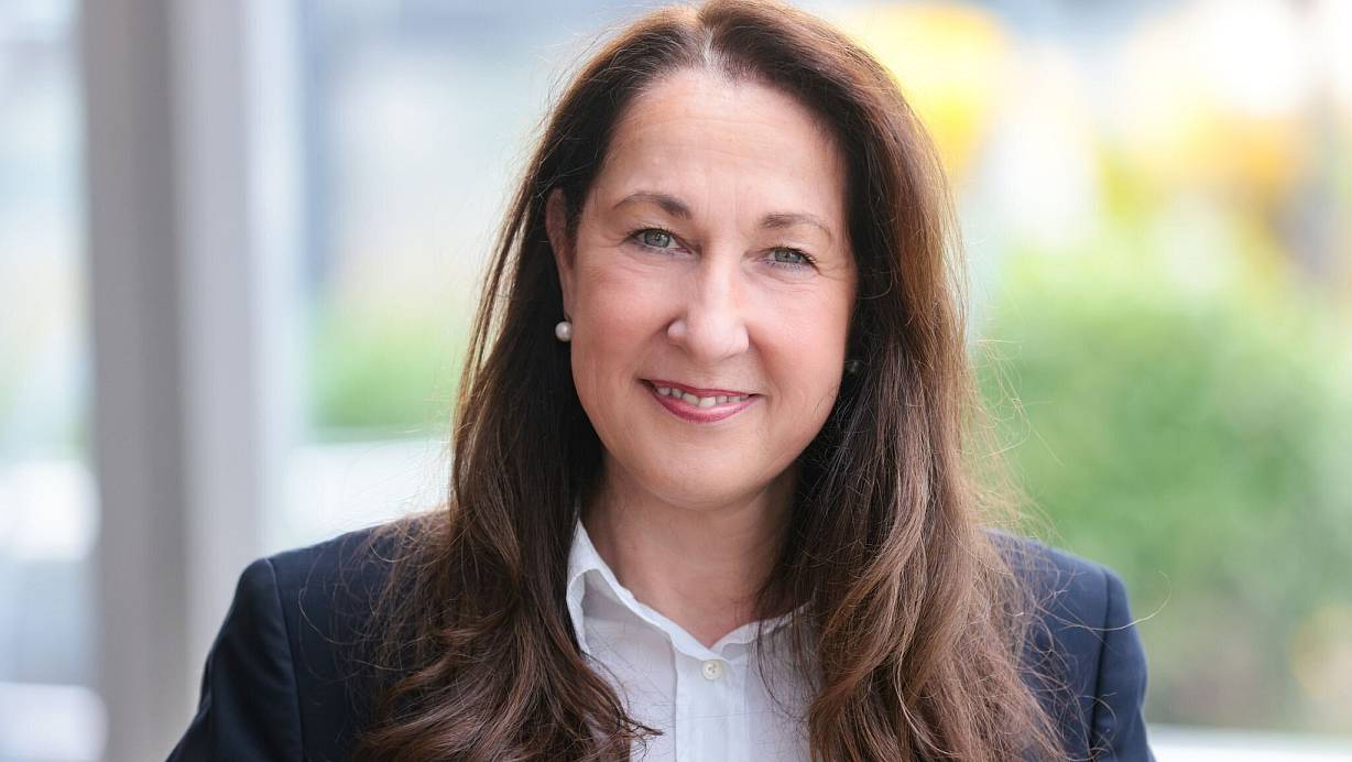 Gegen die Adoptivtochter von Iris Stalzer hat die Staatsanwaltschaft jetzt einen Haftbefehl erwirkt. (Archivbild) | © Bernd Henkel/dpa