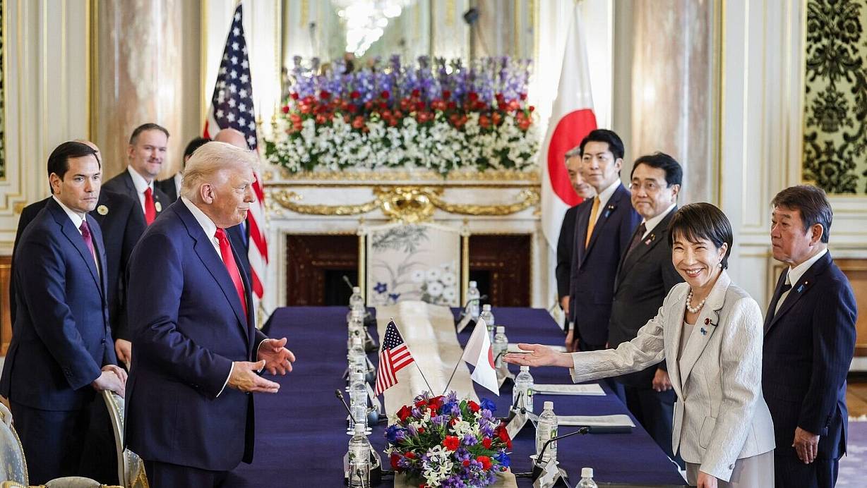 USA und Japan stärken ihr Bündnis. | © Franck Robichon/EPA Pool/dpa