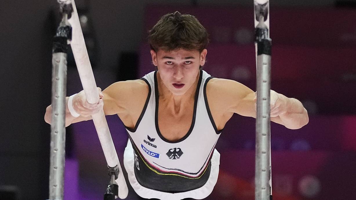 Einziger deutscher Turner in einem WM-Finale: Timo Eder. | © Dita Alangkara/AP/dpa