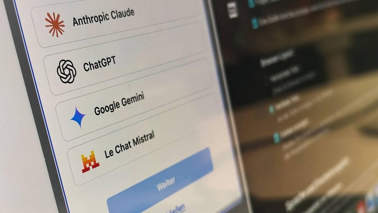 Chatbot-Integration: Über die überarbeitete Sidebar lassen sich in Firefox schnell auf Claude, ChatGPT, Gemini und Le Chat zugreifen. | © Franziska Gabbert/dpa-tmn