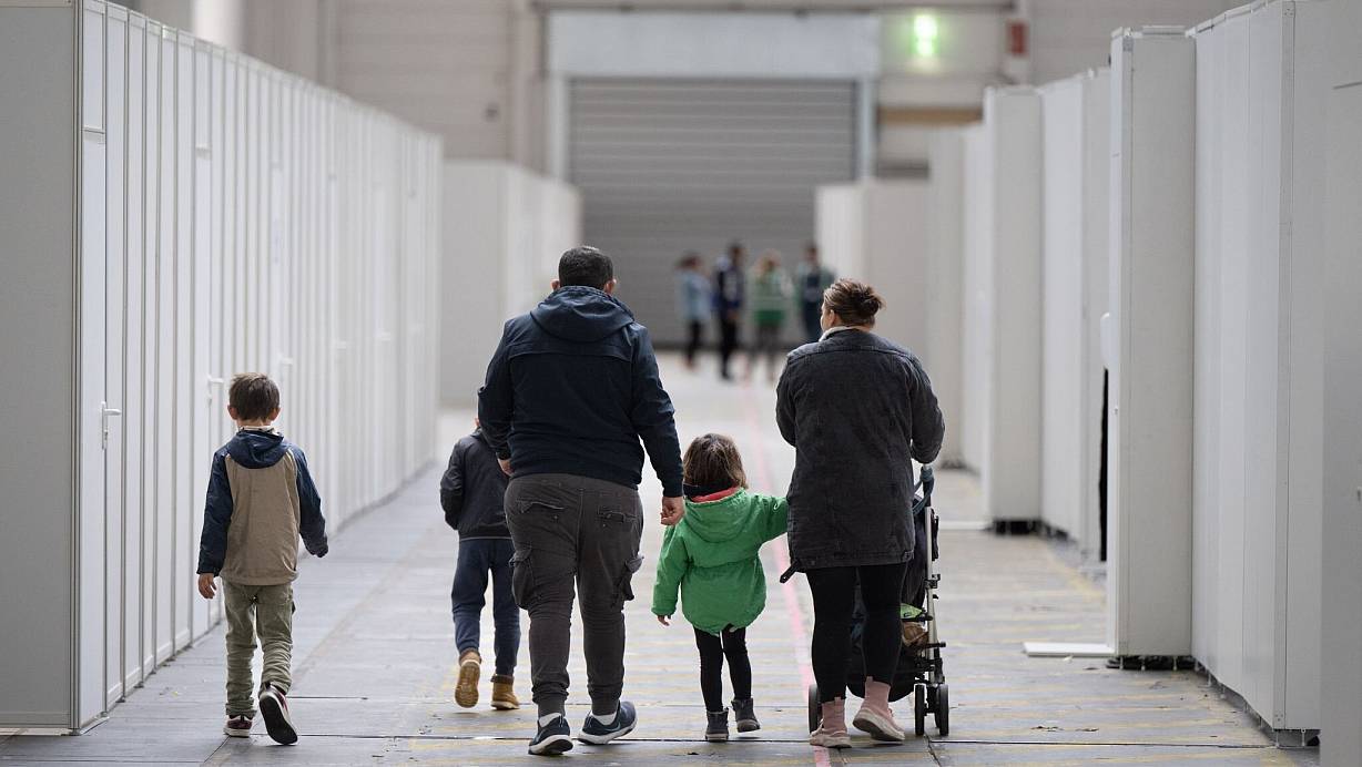 Flüchtlinge mit eingeschränktem Schutzstatus dürfen derzeit keine Familienangehörigen zu sich nach Deutschland holen. (Symbolbild) | © Boris Roessler/dpa
