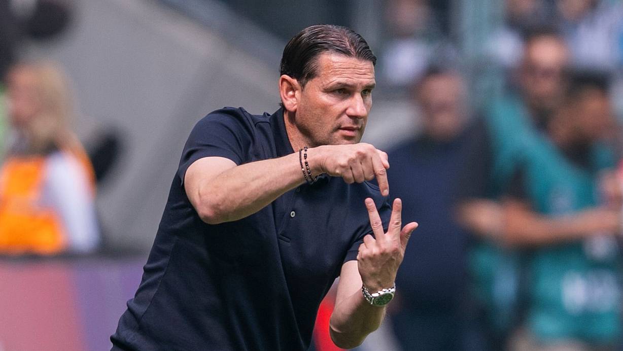 Zurück an der Seitenlinie: Gladbachs Ex-Trainer Gerardo Seoane arbeitet nun in Bern. (Archivbild) | © David Inderlied/dpa