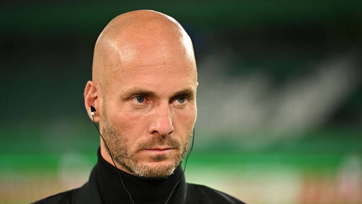 Wolfsburgs Trainer Paul Simonis. | © Swen Pförtner/dpa