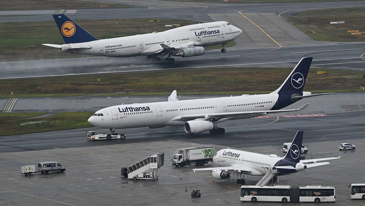 Lufthansa hat ihren Flugbetrieb stabilisiert. (Archivbild) | © Arne Dedert/dpa
