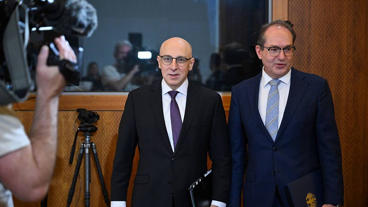 Sinan Selen hat sein Amt als Präsident des Bundesamtes für Verfassungsschutz am 8. Oktober angetreten. | © Soeren Stache/dpa