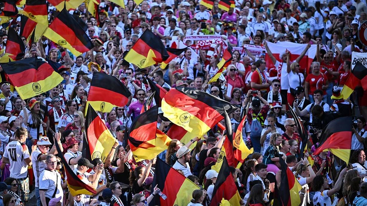 Die WM-Tickets sind laut FIFA in Deutschland begehrt. (Archivbild) | © Sebastian Gollnow/dpa