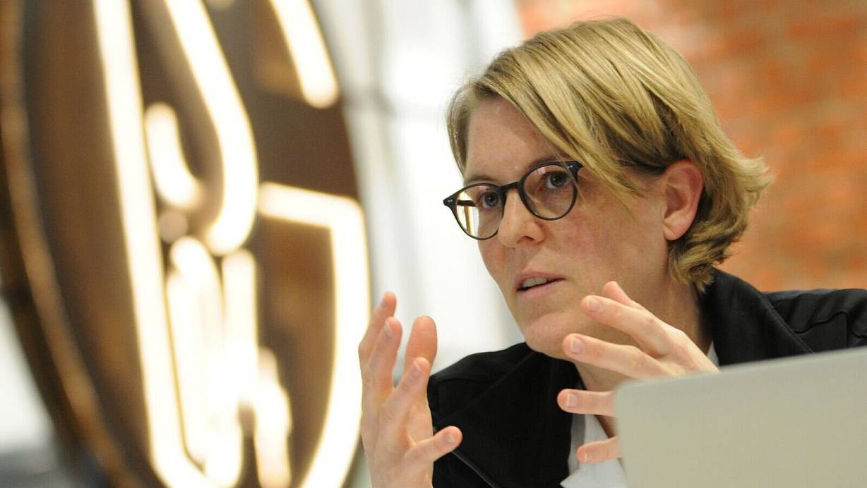 Schalkes Finanzchefin Christina Rühl-Hamers sieht eine weitere Etappe bei der langfristigen finanziellen Konsolidierung erreicht. (Archivbild) | © Wolf von Dewitz/dpa-Zentralbild/dpa
