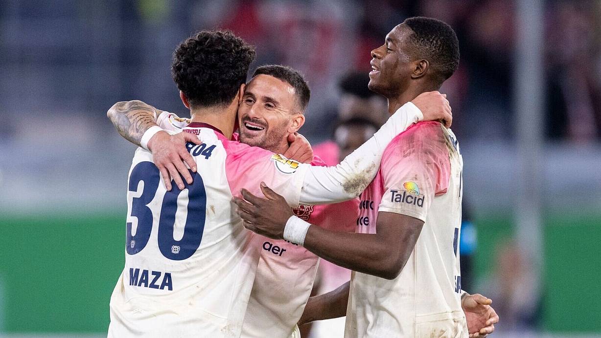 Steht nach hartem Kampf und Verlängerung im Pokal-Achtelfinale: Bayer Leverksuen. | © David Inderlied/dpa