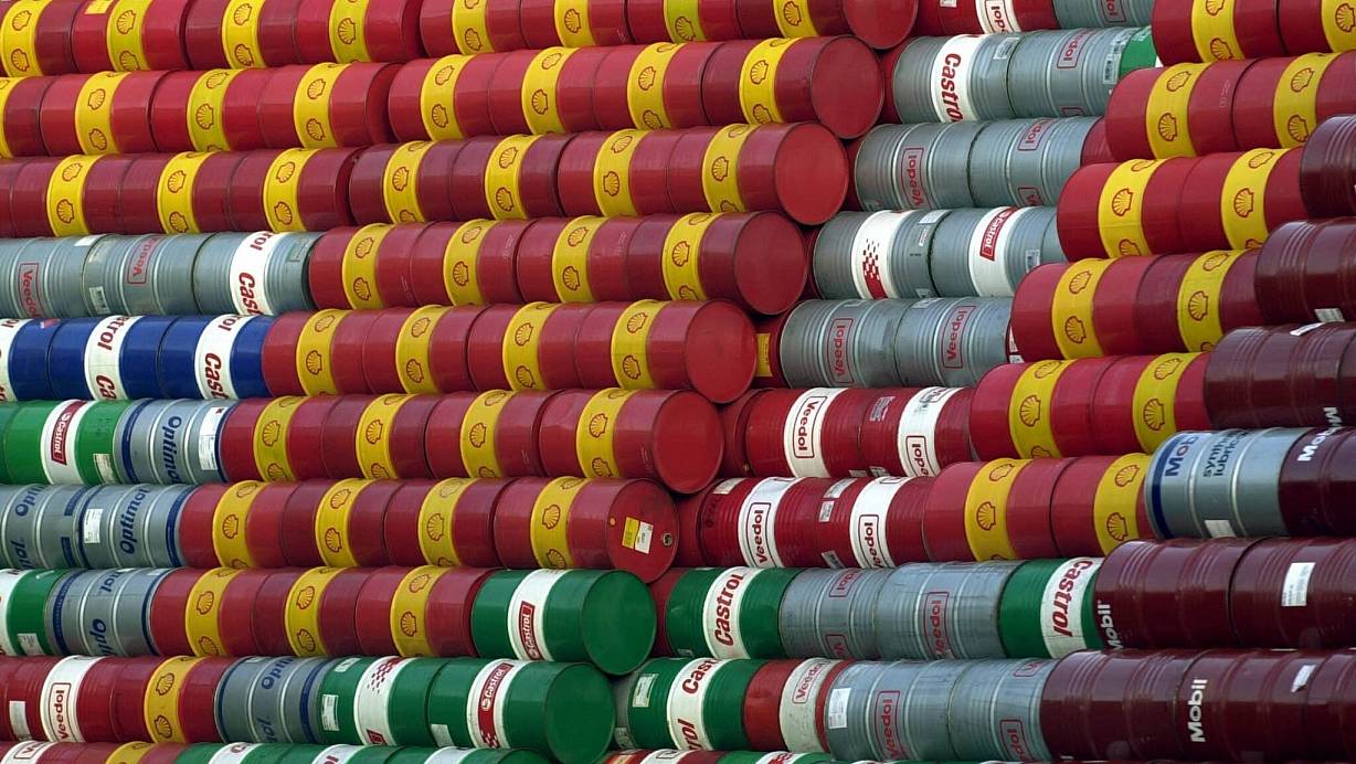 Das Überangebot an Öl steigt, während die Nachfrage zurückgeht. (Archivfoto) | © Kay Nietfeld/dpa