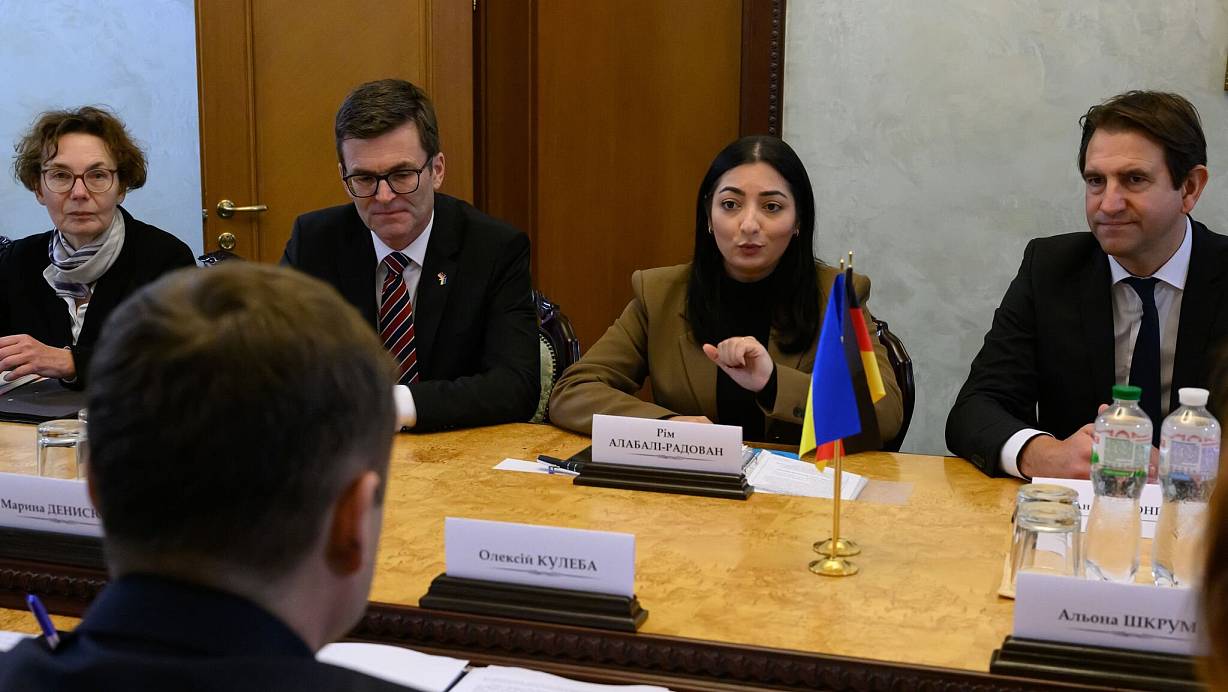 Entwicklungsministerin Reem Alabali Radovan reiste nach Kiew. | © Hendrik Schmidt/dpa