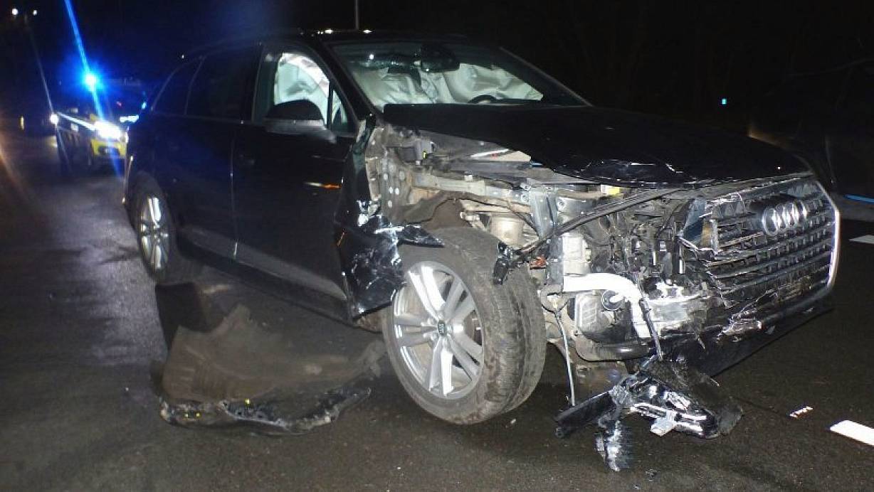 Die Beifahrerin des Audis zog sich leichte Verletzungen zu. | © Polizei Minden-Lübbecke
