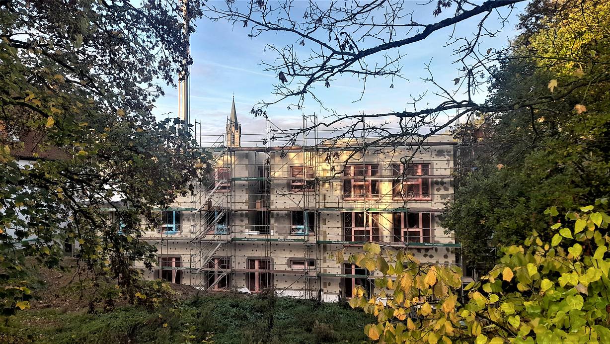 Das Bauprojekt St. Vincentius in Scherfede für Seniorenwohnen und -pflege wächst in die Höhe. | © Simone Flörke