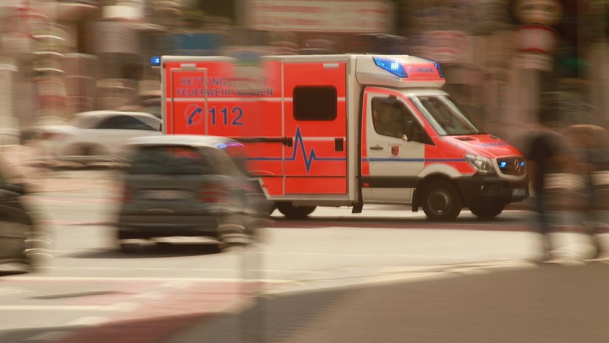 Alle drei Personen wurden vom alarmierten Rettungsdienst vor Ort ambulant behandelt. | © Symbolfoto: MT-Archiv