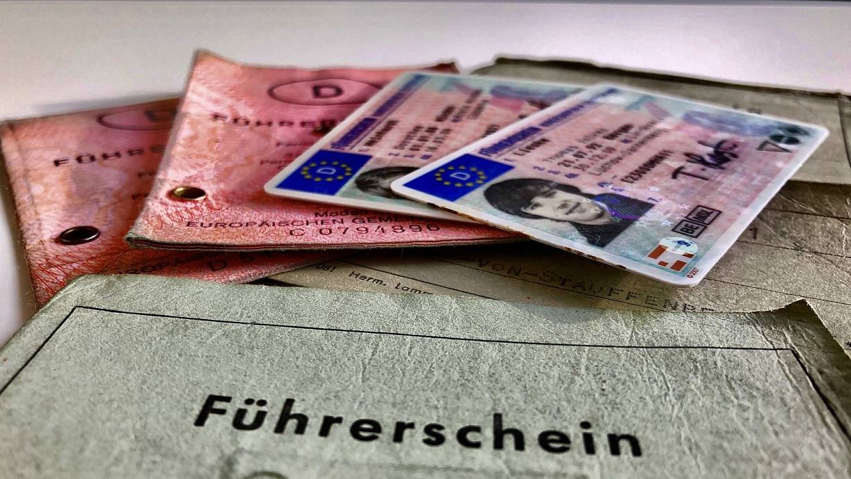 Bis spätestens 2033 muss jeder alte Führerschein, der vor dem 19.01.2013 ausgestellt wurde, in einen neueren umgetauscht sein. | © Thomas Lieske