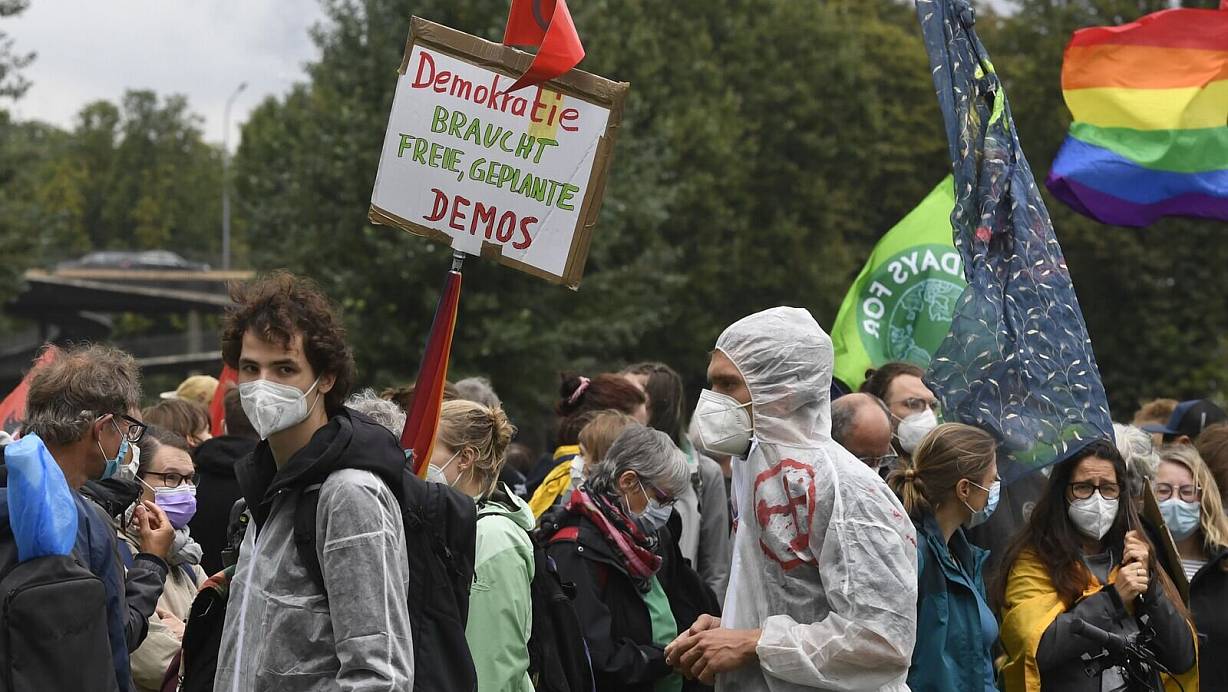 Die Kritiker des geplanten Versammlungsgesetzes NRW fürchten Einschränkungen der Versammlungs- und Demonstrationsfreiheiz. | © picture alliance/dpa