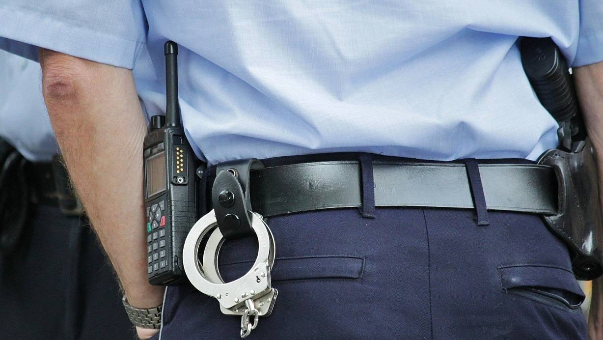 Die Beamten fanden bei dem Rahdener einen verbotenen Schlagring. | © Pixabay