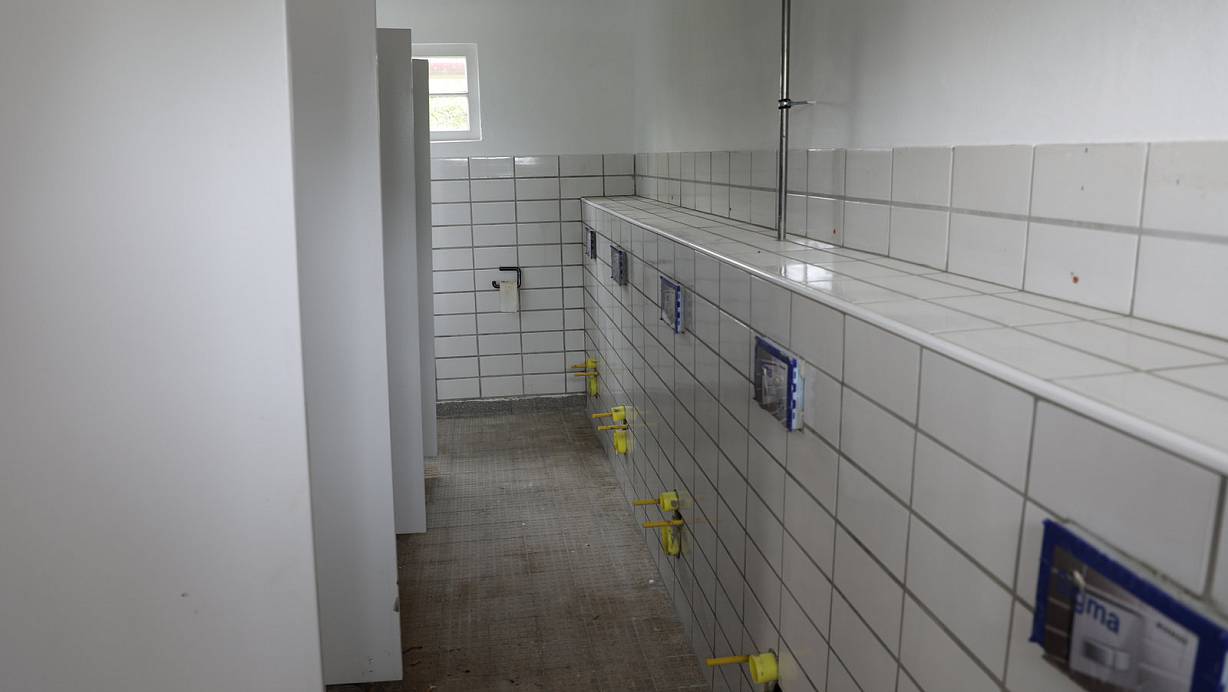 Sanitärbereich: Im Inneren entstehen neue und moderne Toiletten an alter Stelle. | © Simone Flörke