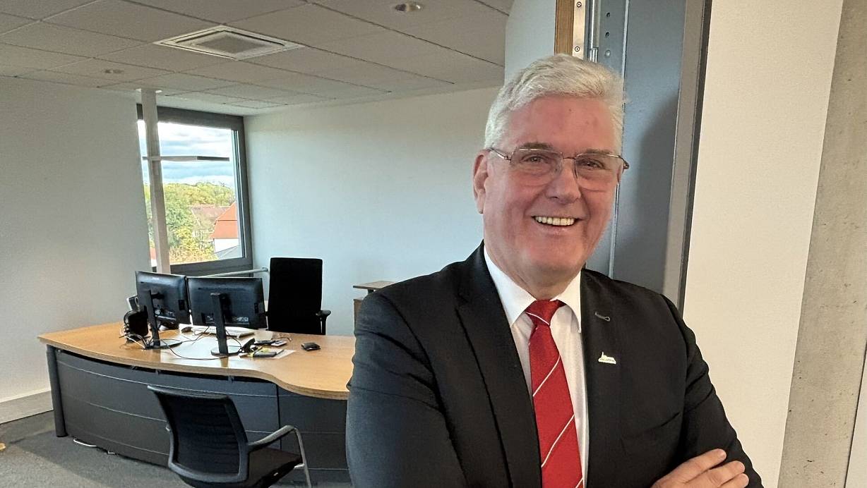 Nach 16 Jahren als Bürgermeister verlässt Werner Peitz am Abend des 31. Oktober seinen Schreibtisch im Chefbüro des Rathauses zum letzten Mal. Der Anreppener macht keinen Hehl daraus, dass der Abschied mit vielen Gefühlen verbunden ist. | © Jens Reddeker